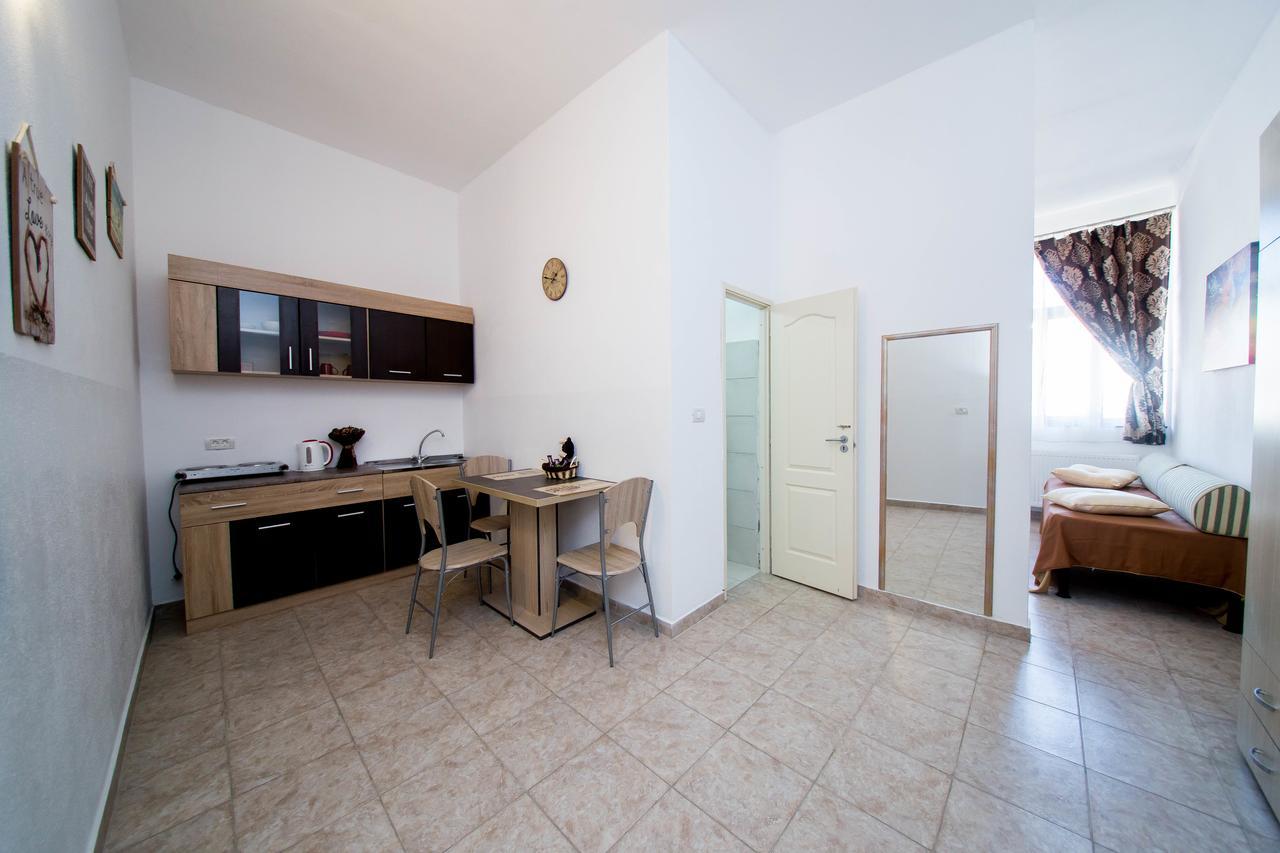 Boul Rosu Residence Free Private Parking Arad Exterior photo