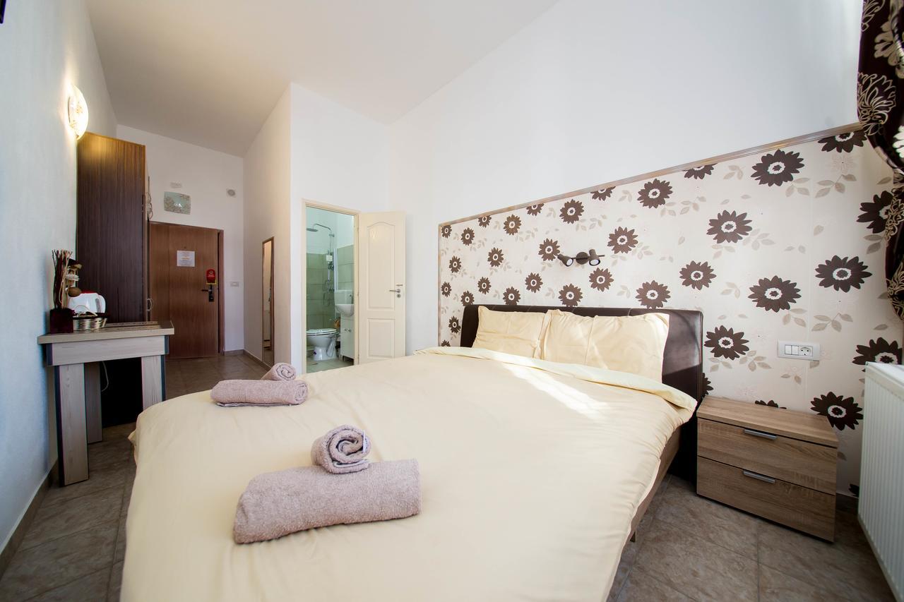 Boul Rosu Residence Free Private Parking Arad Exterior photo